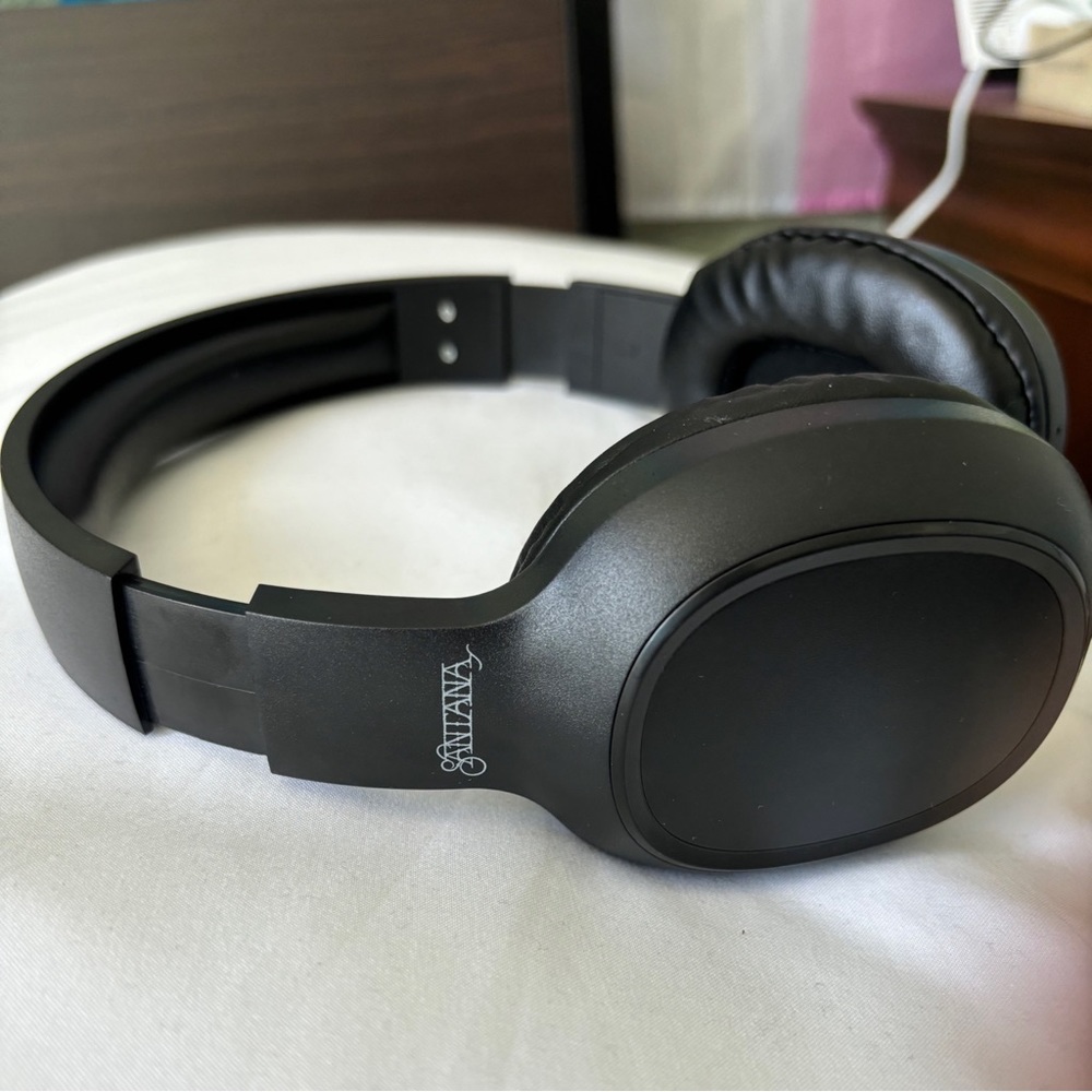 Santana Trio Over-Ear Bluetooth Headphones